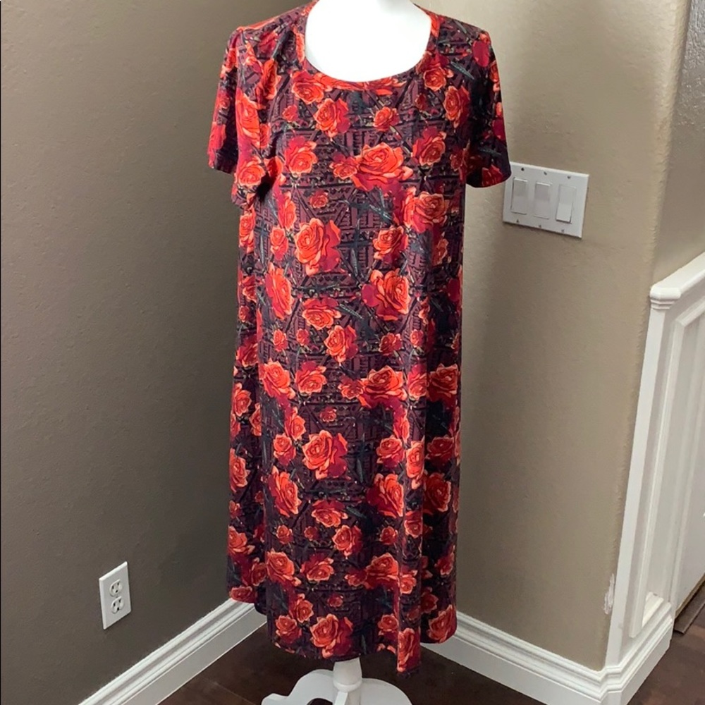 LulaRoe XL Carly Dress. Red floral pattern.